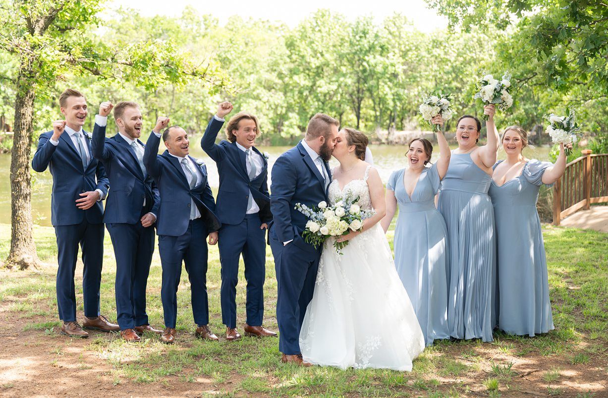 Beautiful Summer Wedding at Timber Oaks Venue by Bartlesville Photographer Kristi Bray