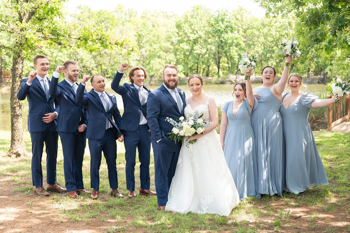 Beautiful Summer Wedding at Timber Oaks Venue by Bartlesville Photographer Kristi Bray