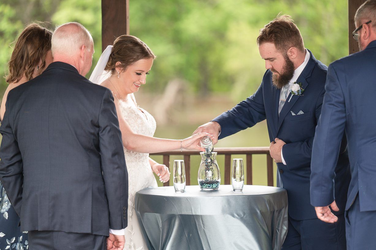 Beautiful Summer Wedding at Timber Oaks Venue by Bartlesville Photographer Kristi Bray