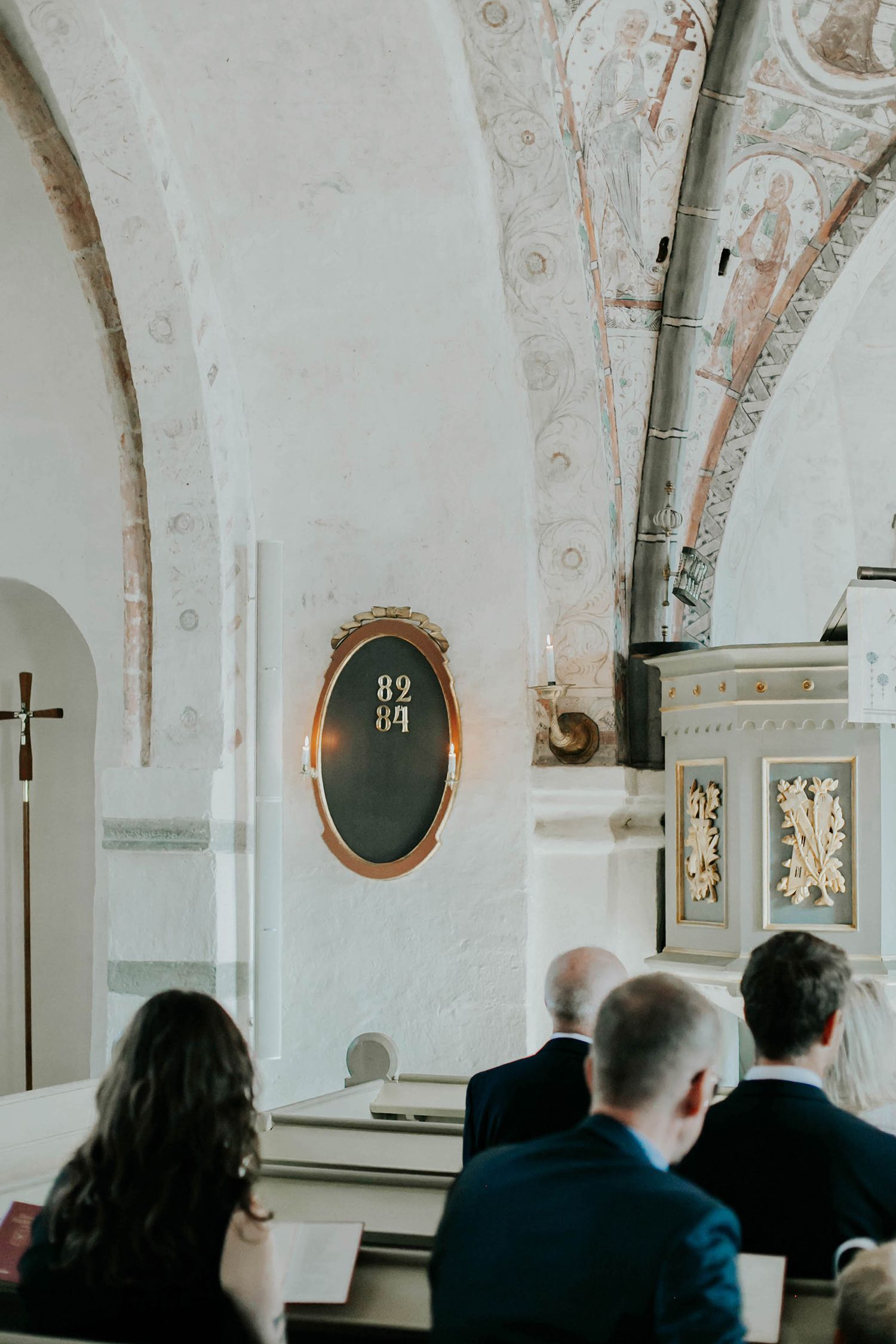 Bröllop Vadstena. Alvastra kloster och Örberga kyrka. Bröllopsfotograf Rebecca Nordin.