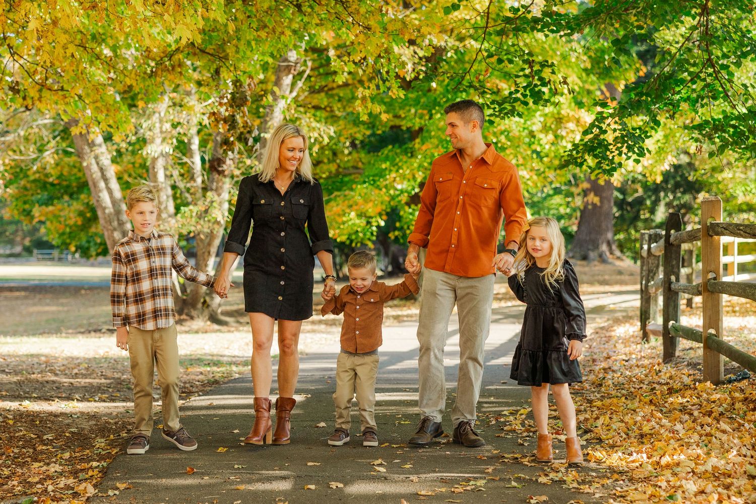 Candid, natural family photography in Ridgefield, Fairfield, Danbury, Wilton, Westport & New Canaan, CT. Capturing love, connection, and las