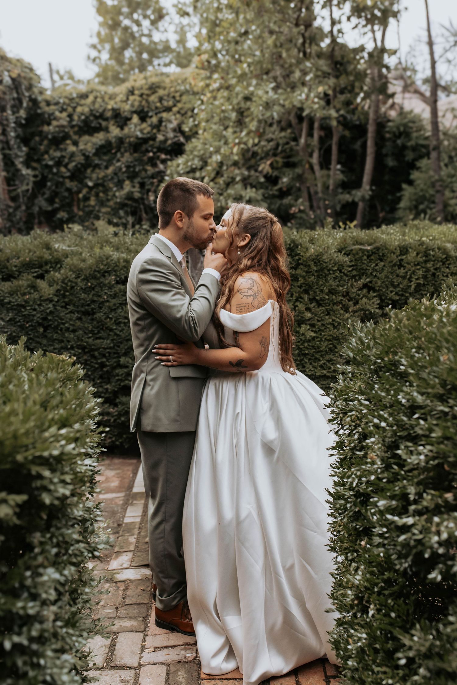 bride and  groom couples portraits
