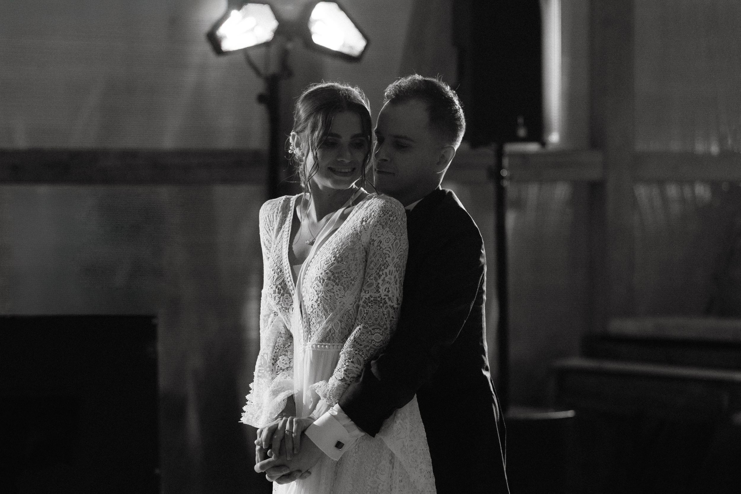 Black and white photos capture an elegant wedding celebration in a classic and timeless style.