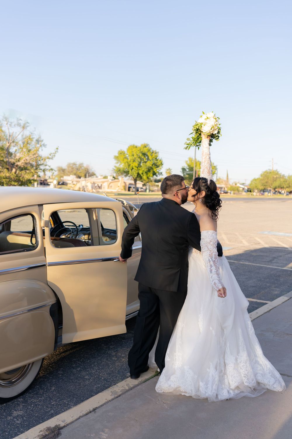 El Paso Wedding Photographer that focuses in story-telling.