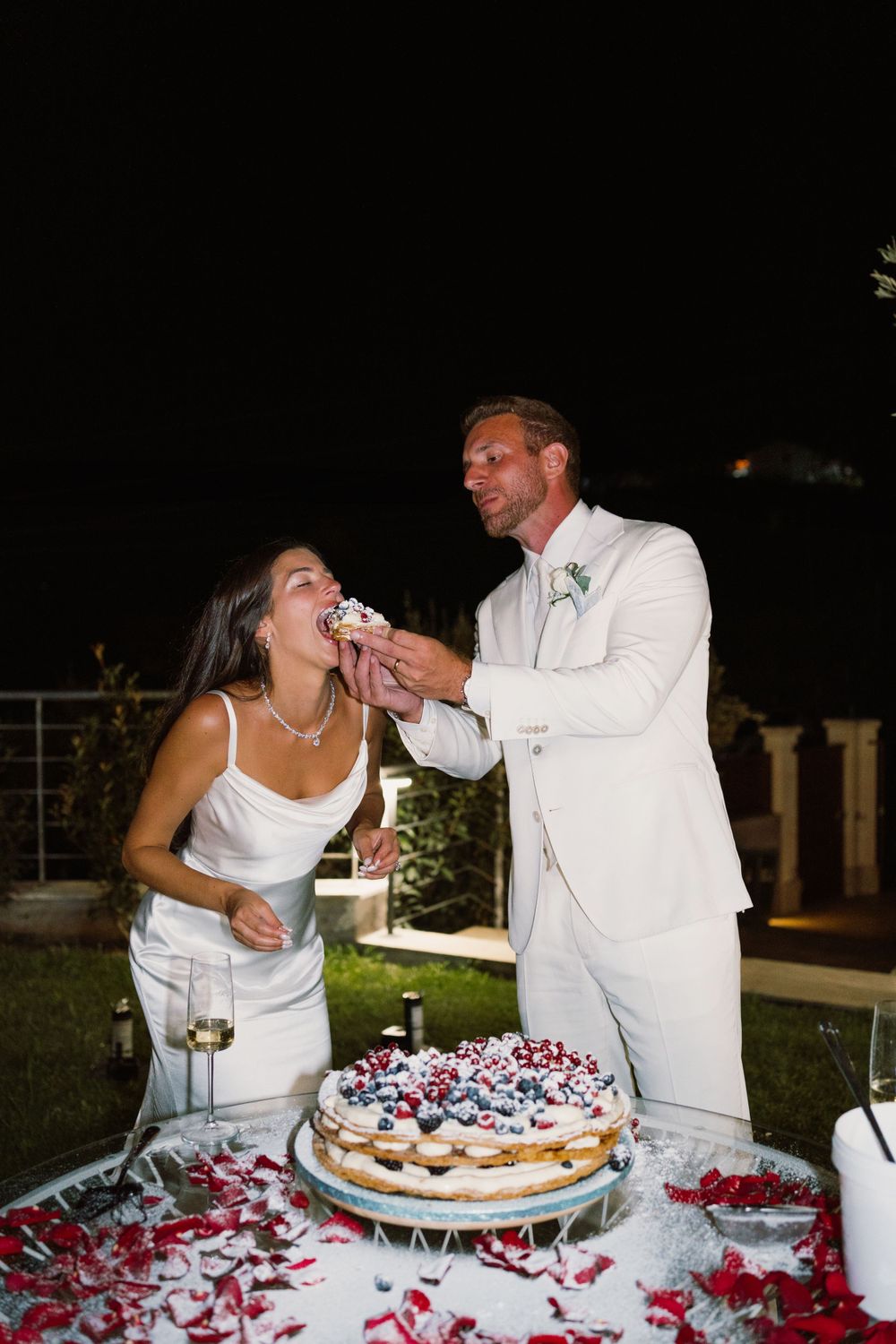Wedding cake in a destination wedding in Sicily
