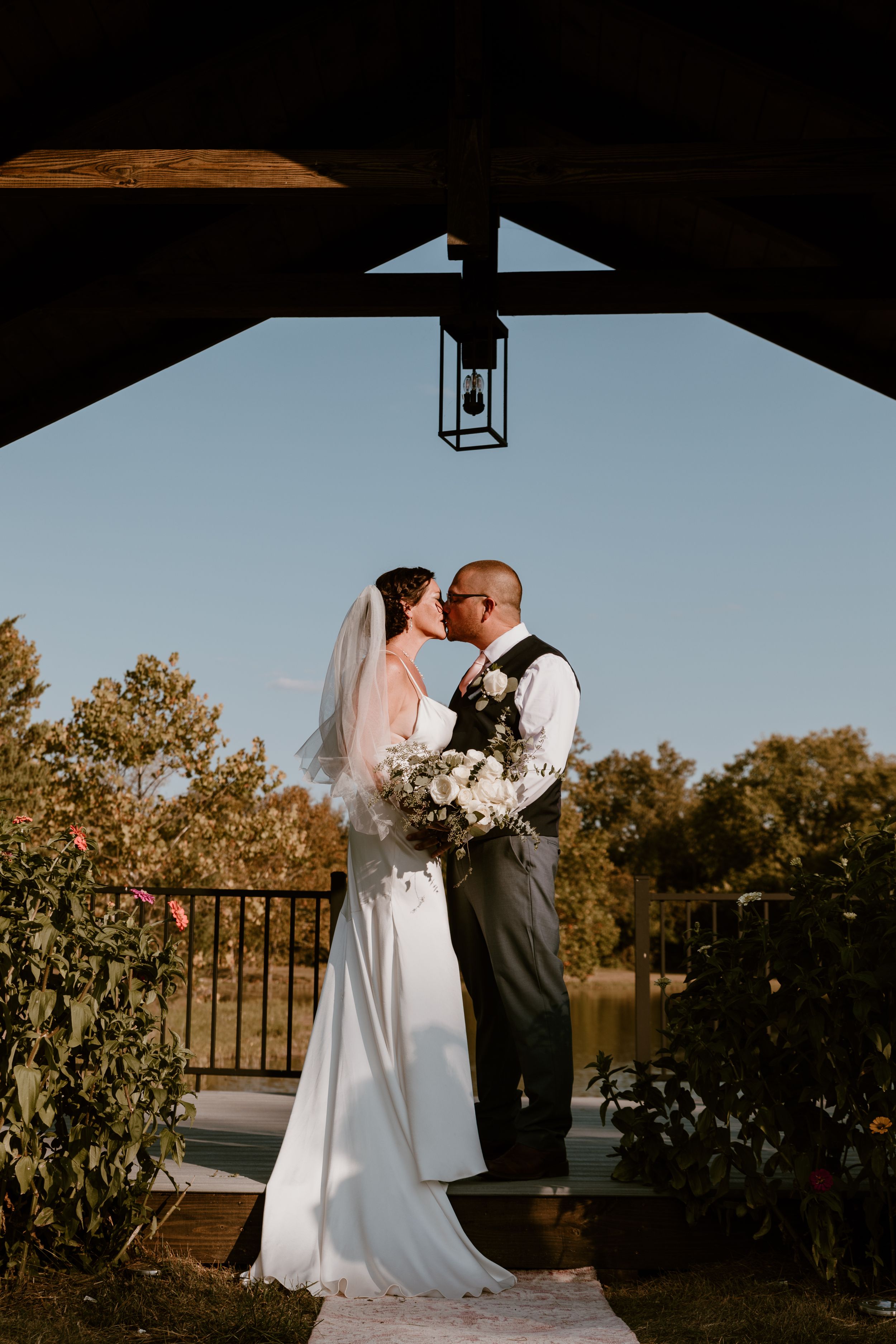 Wedding Photography Hamilton Ohio summer backyard wedding portraits by Vicci Photo Dayton Ohio Photographer Victoria Wooton