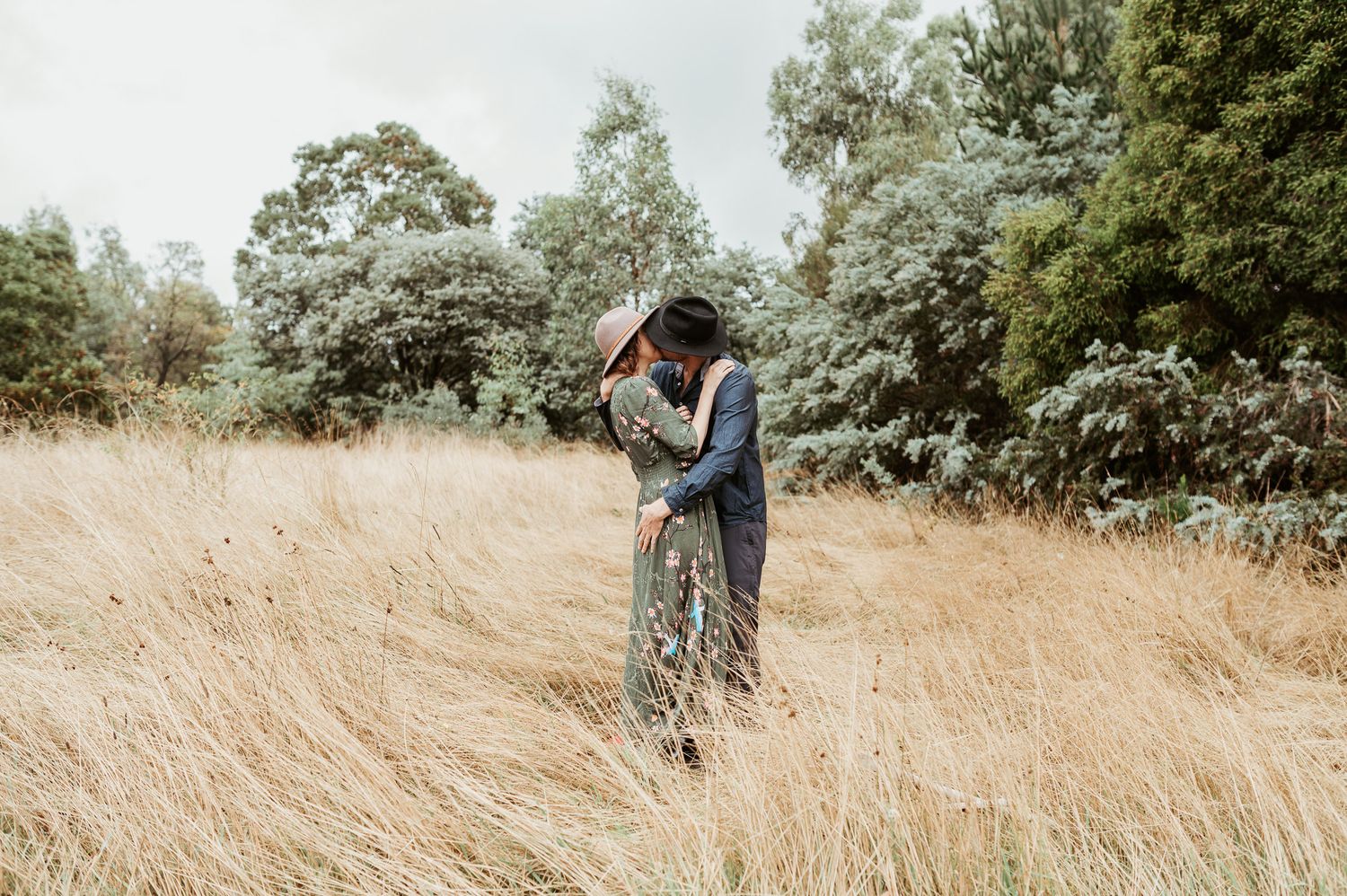 romance in the moutains, elopement session with joss jensen photography from tasmania