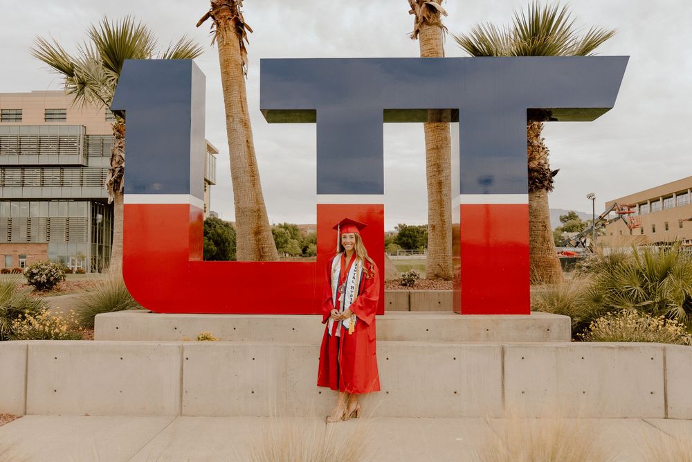 senior graduation photoshoot