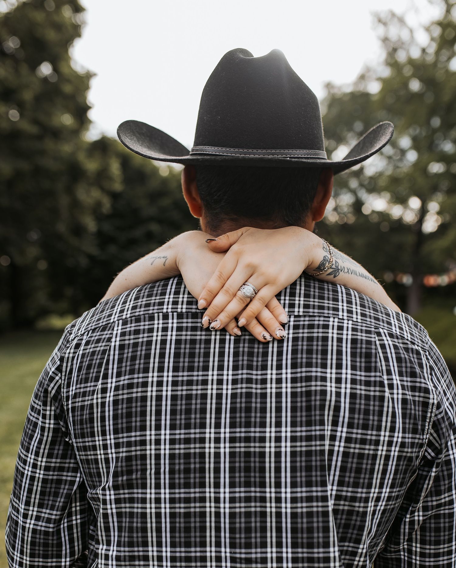 Engagement session as the Nelson Atkins Museum