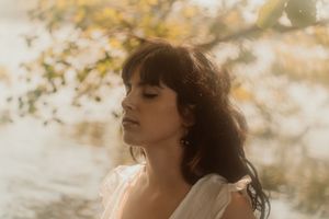 Ritratto ambientato a Cogliate – Dreaming. Ritratti intimi e ispirati, tra luce e atmosfera. Un’esperienza visiva autentica, la tua luce