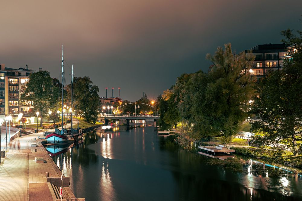 Stångån i Linköping på kvällstid