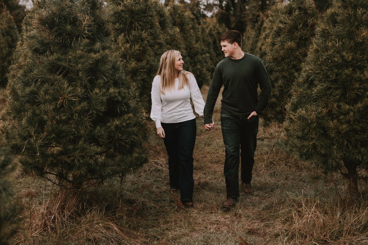 christmas tree photoshoot, Tyler, tx
