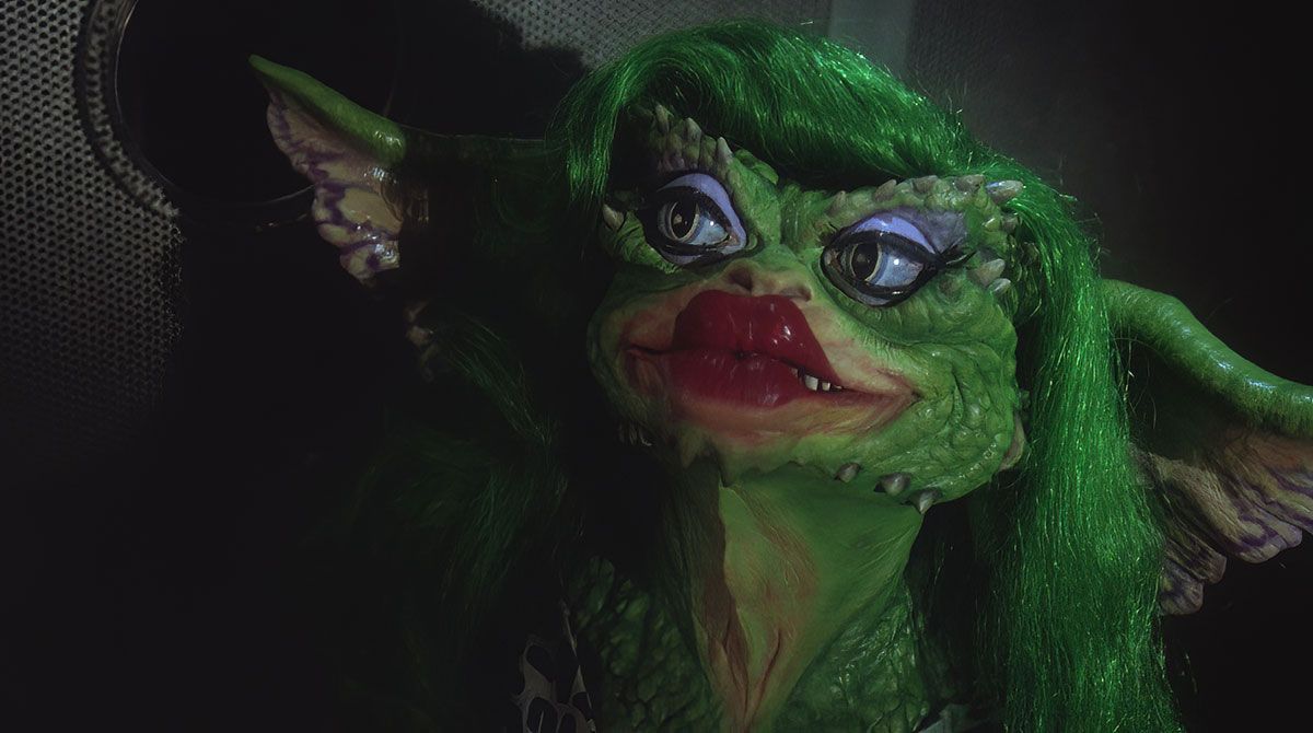 Greta Gremlin kissing face