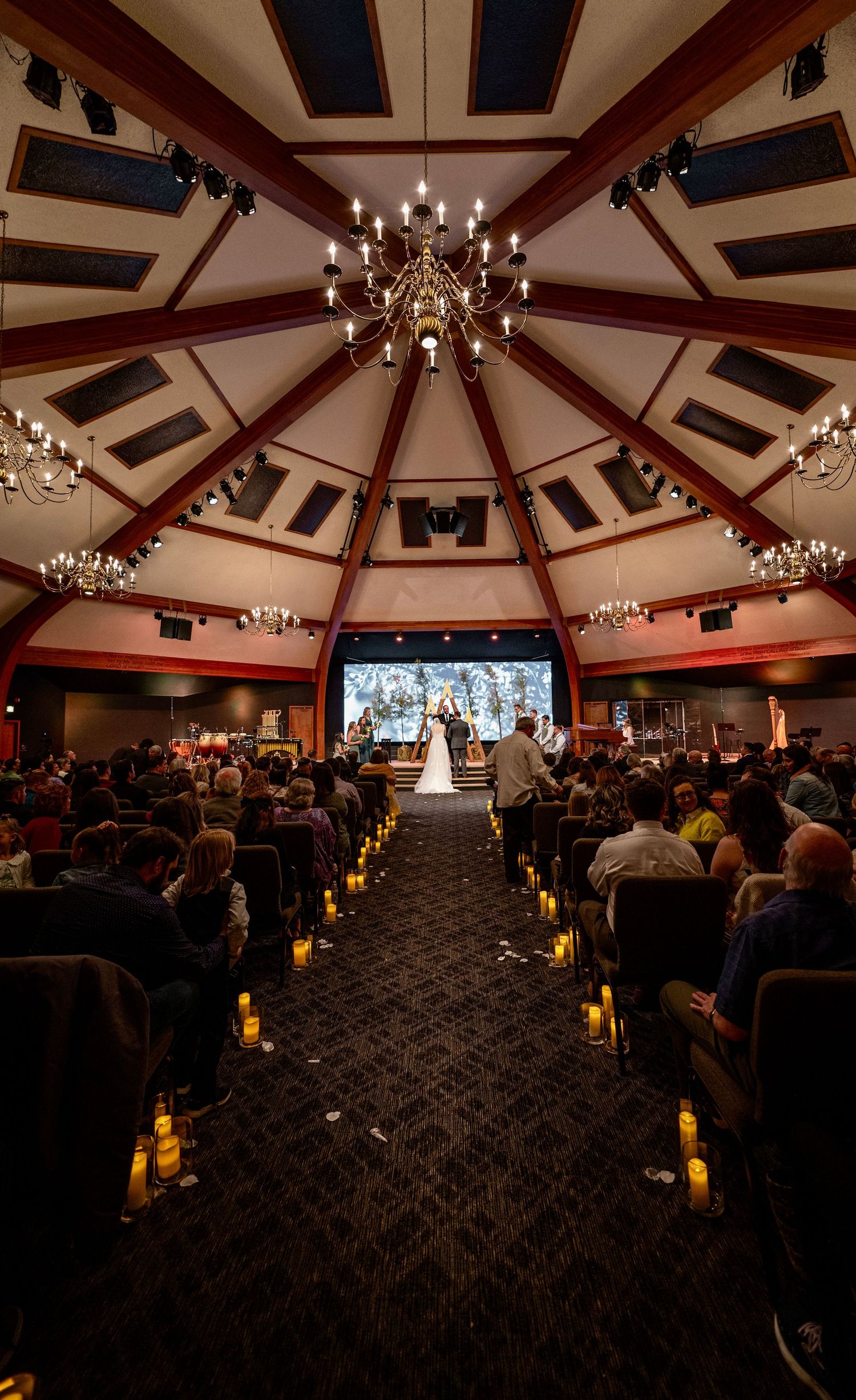 A large church wedding in the foothills at Miwuk, California