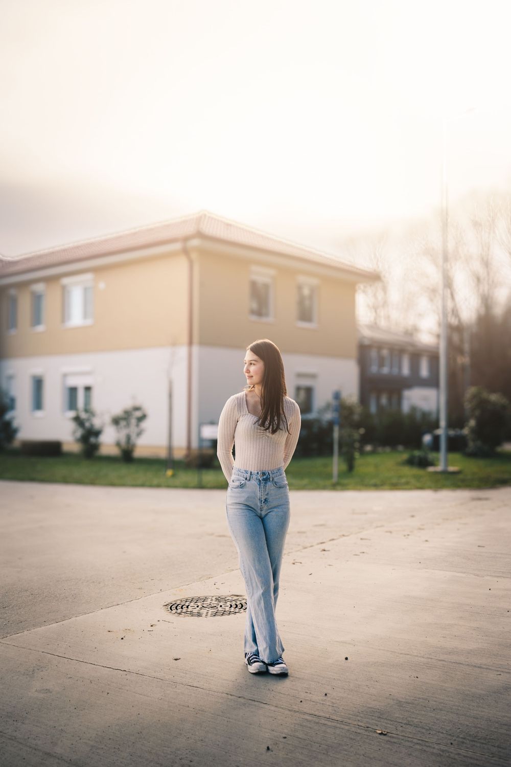 Stílusos lifestyle fotózás városi környezetben – tökéletes választás Instagram, blog vagy személyes brand vizuális tartalmaihoz.