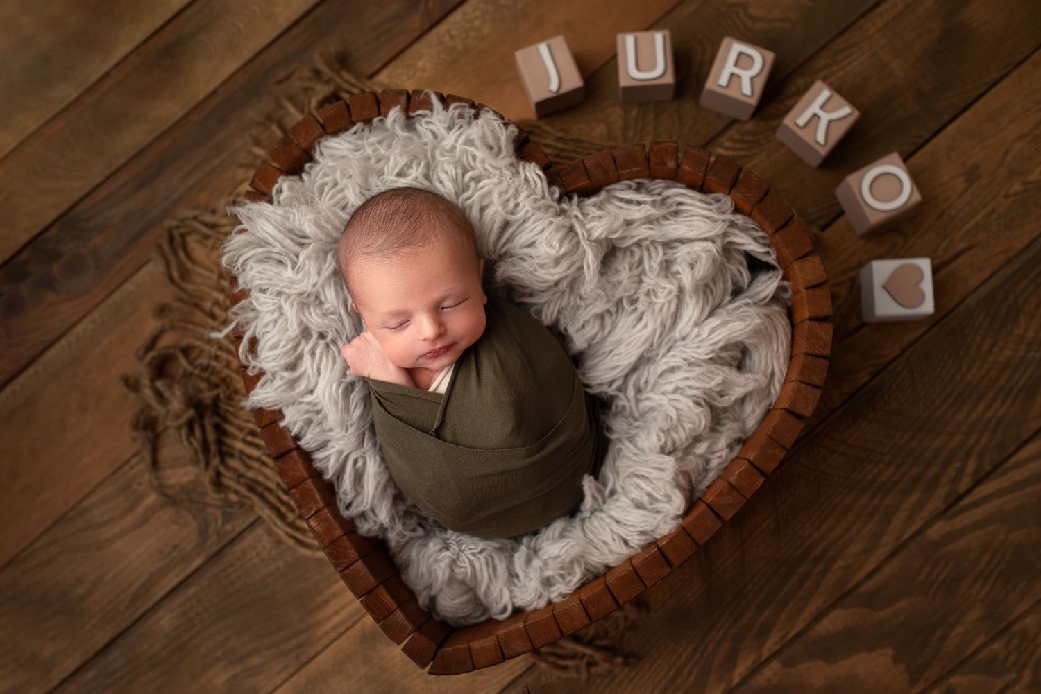 novorodenecke-fotenie- prievidza bojnice certifikovana fotografka newborn babatko bábätko fotenie deti fotenie bábätiek