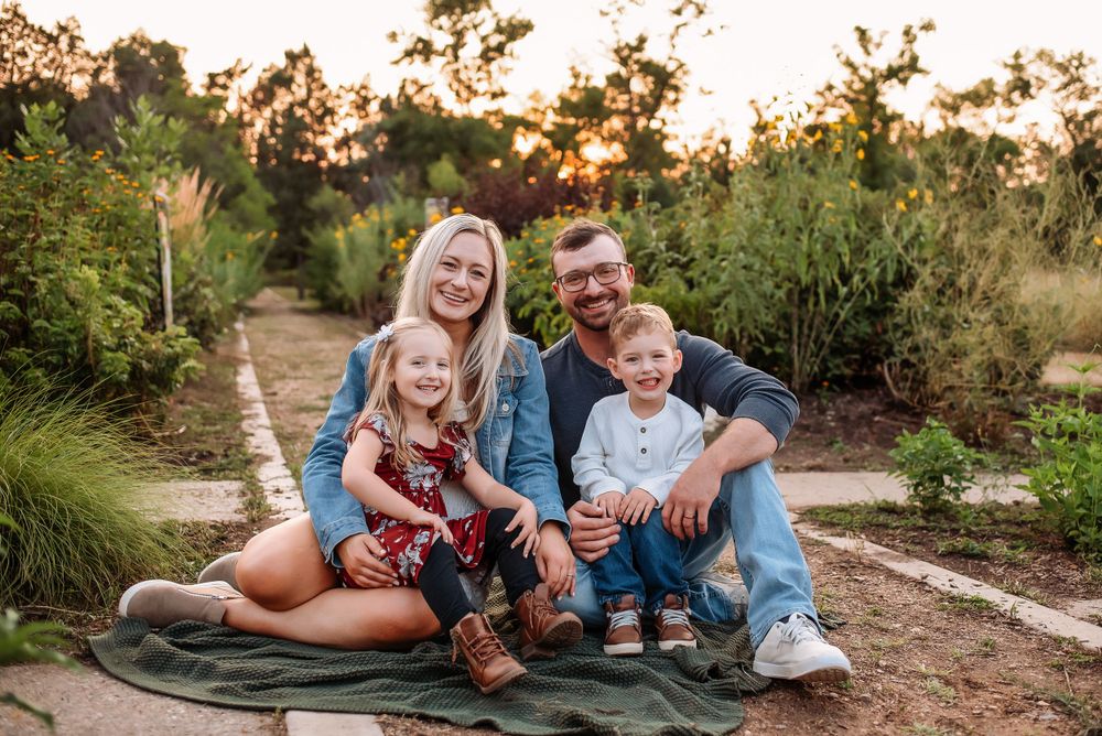 Family session at NDSU Research Extension Center in Dickinson, North Dakota - lifestyle photographer serving southwest North Dakota