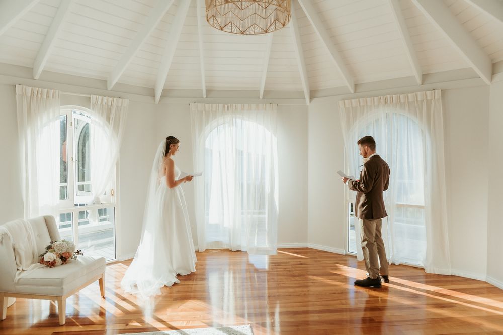 elopement at Harveys Farm, Bicheno, Tasmania captured by Joss Jensen Photography