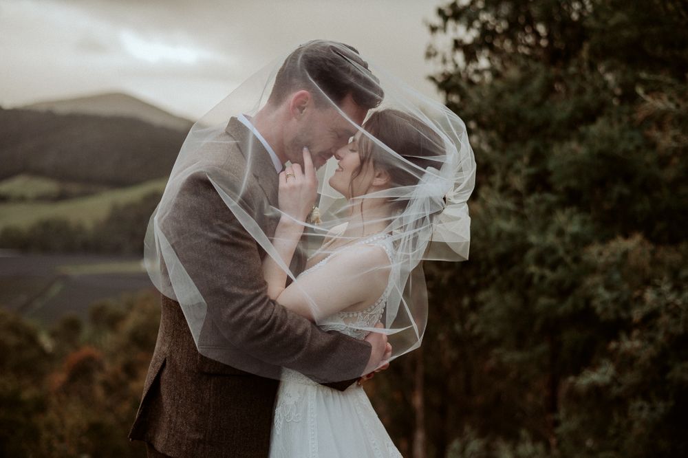 wedding in the huon valley tasmania by wedding and elopement photographer joss jensen