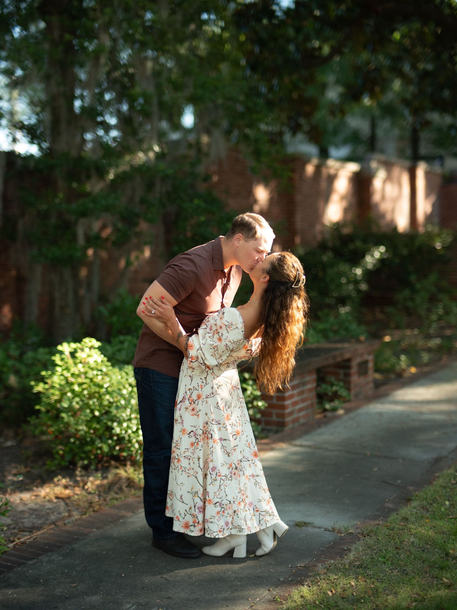 photographer captures couples getting married in raleigh| North Carolina wedding photographer
