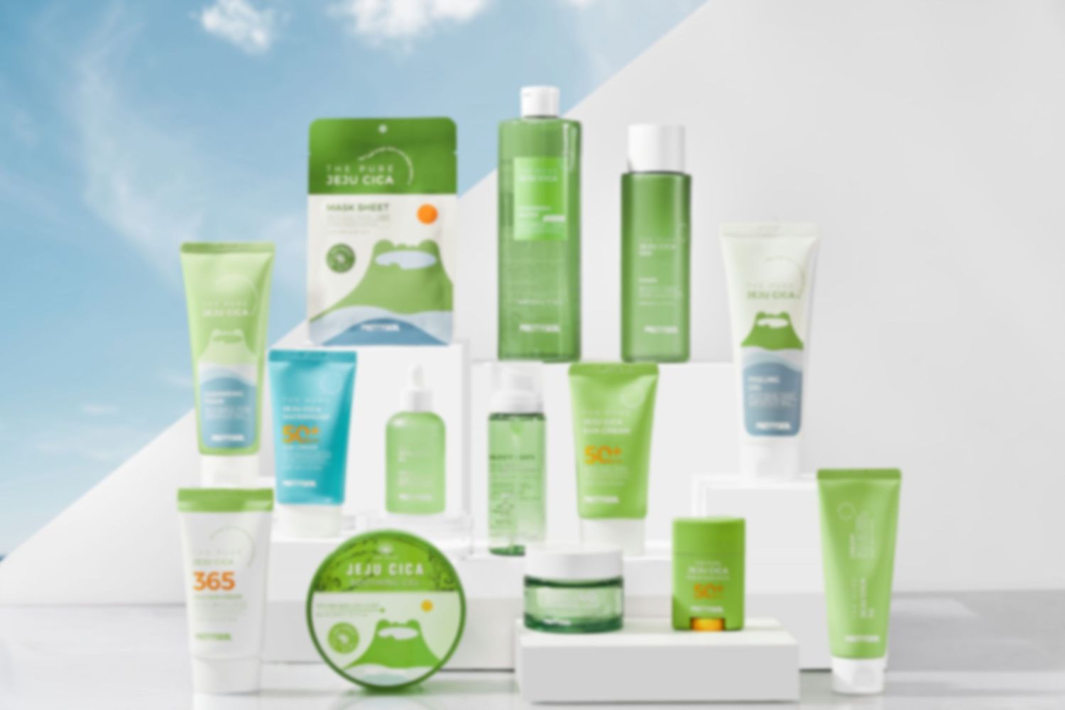 Chụp ảnh mỹ phẩm skincare quảng cáo nền trắng concept thiên nhiên