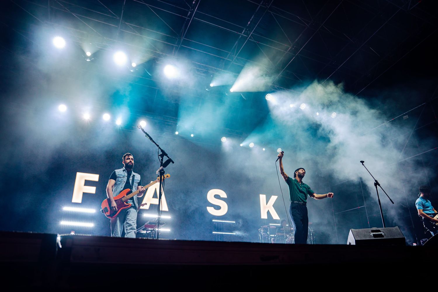 Concerto dei Fast Animals and Slow Kids all'Arena del mare al Porto Antico di Genova in liguria