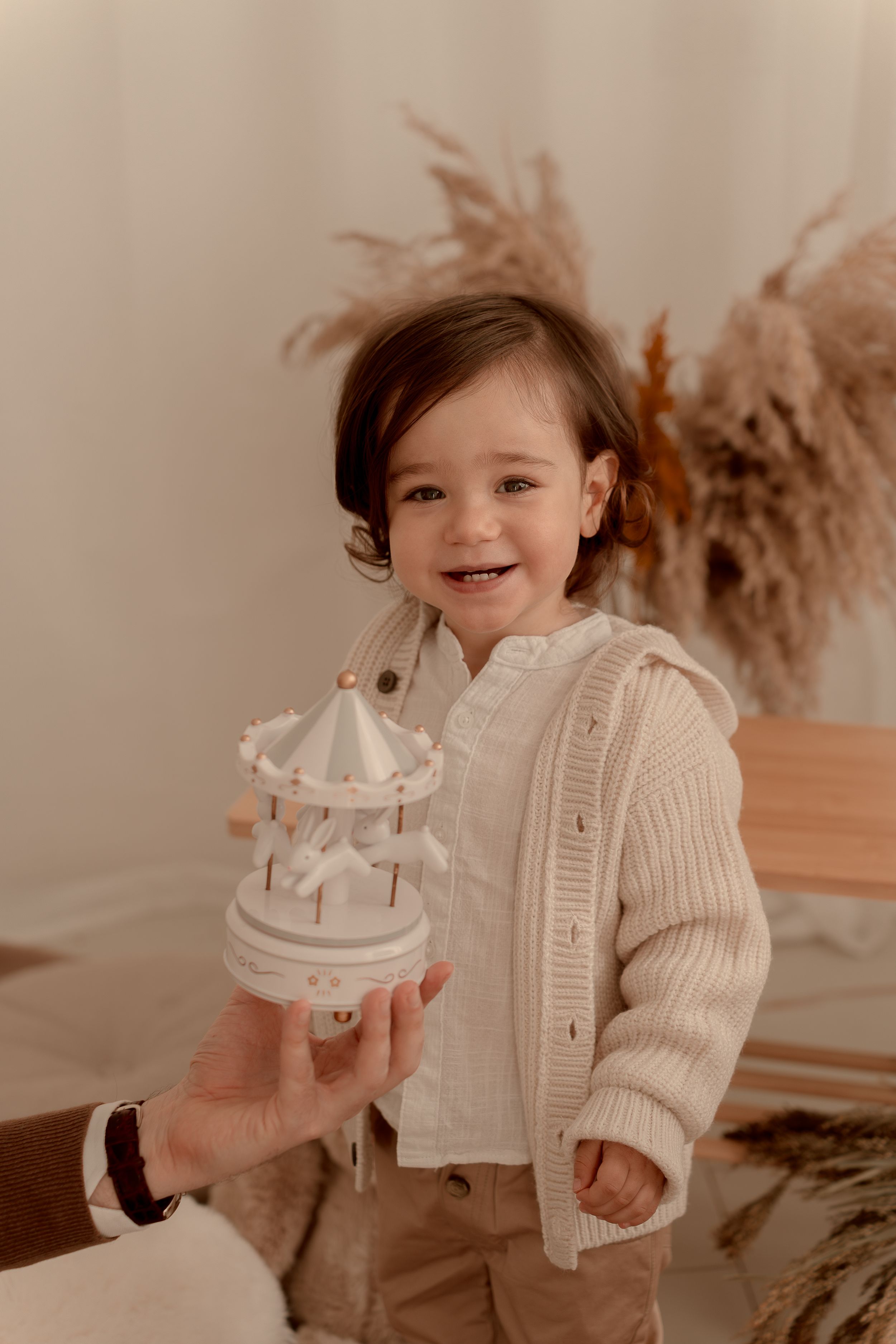 Fotografia di famiglia a Cogliate  
Ritratti spontanei e pieni d’amore per la tua famiglia. Studio a Cogliate, anche in esterna