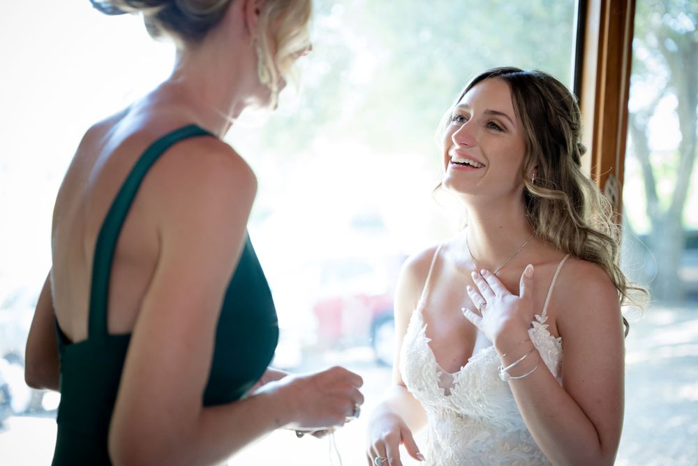 Portrait of the bride at the Spanish R Ranch in Angels Camp, California by Northern California wedding photographer, Ashley Nicole Baeza.
