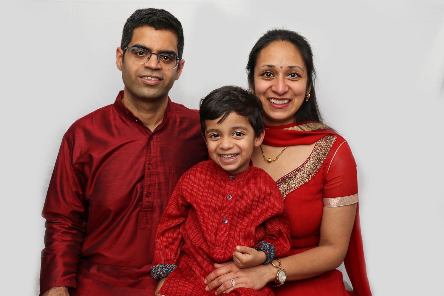 Family portrait by H&H Photography, hhphotographyuk.com