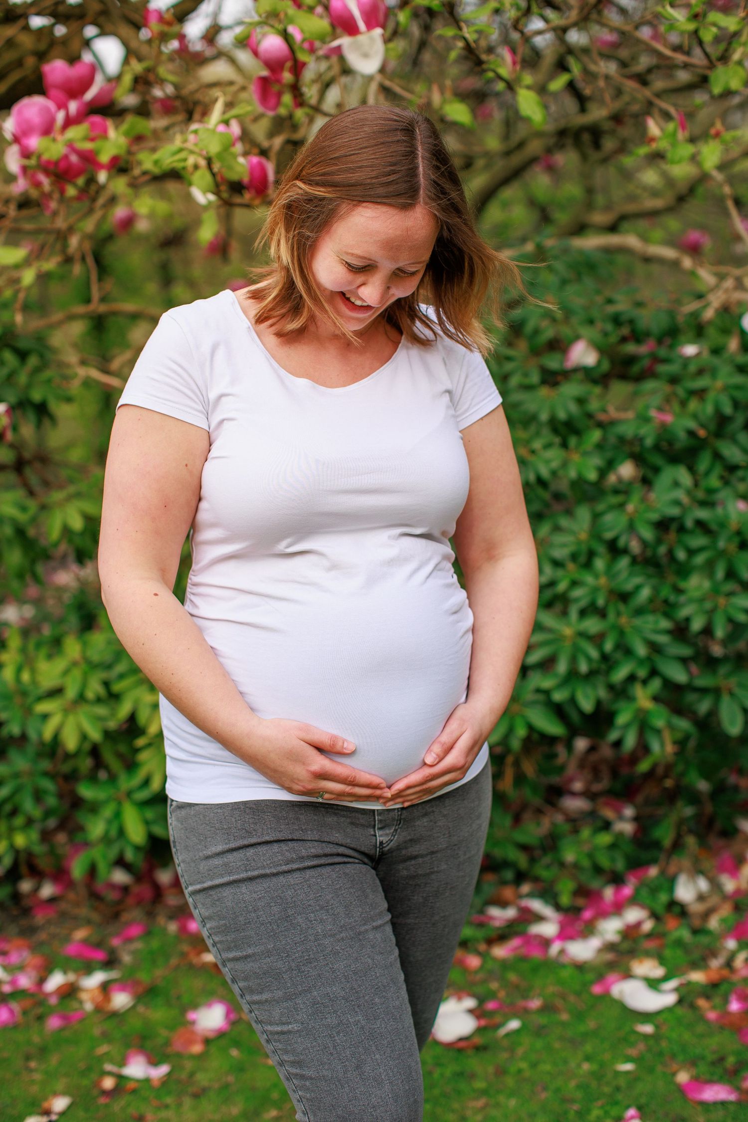 Liebevolle Babybauchfotos mit Partner in Gelsenkirchen, Herten, Herne, Essen, Oberhausen