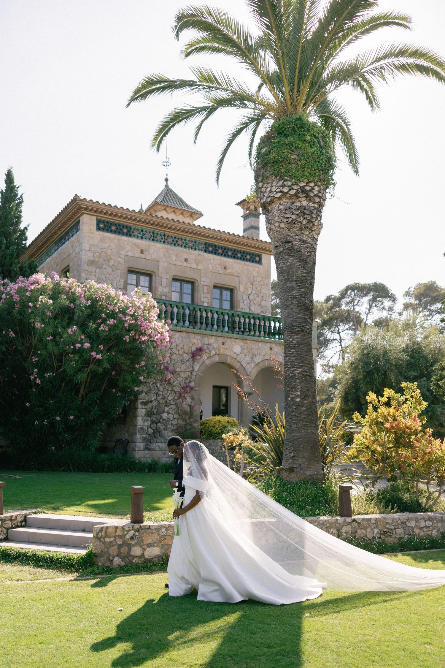 Couple with classic at their destination wedding in Sicily