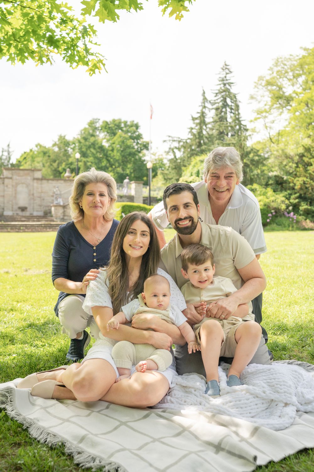 family photos at alexander muir memorial gardens