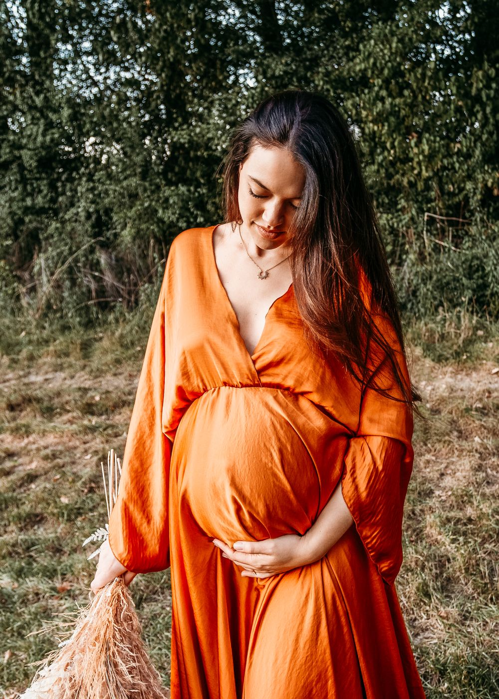 Baby-, Familien- & Babybauchshootings mit Herz. Natürlich, warm, entspannt. Bei euch Zuhause oder Outdoor. Termin einfach online anfragen.