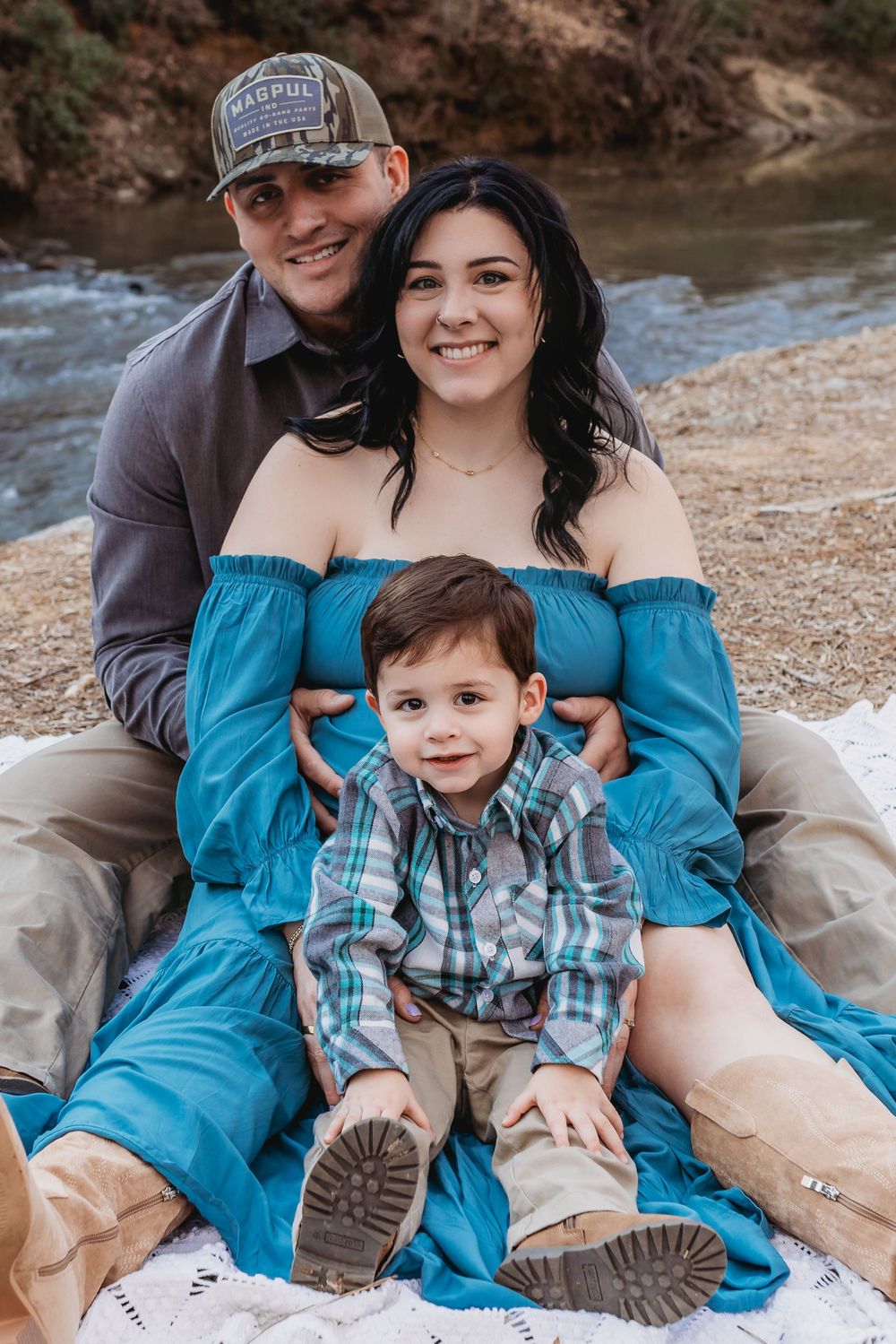 A lifestyle family photo session in Cullman, Alabama by a North Alabama Photographer. Family photography in Alabama at Smith Lake in Cullman
