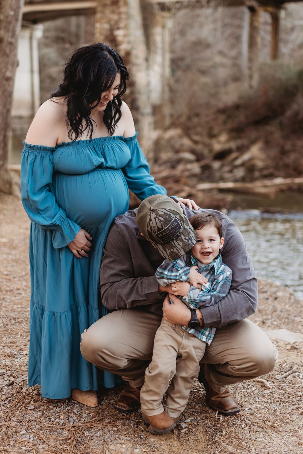 A lifestyle family photo session in Cullman, Alabama by a North Alabama Photographer. Family photography in Alabama at Smith Lake in Cullman