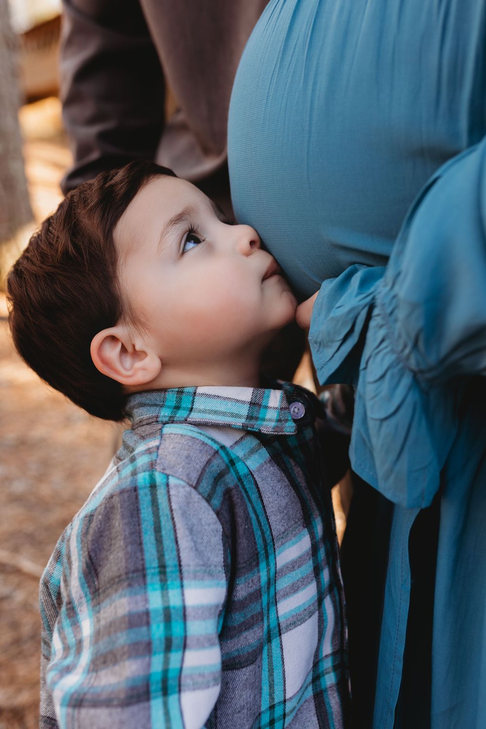 A lifestyle family photo session in Cullman, Alabama by a North Alabama Photographer. Family photography in Alabama at Smith Lake in Cullman