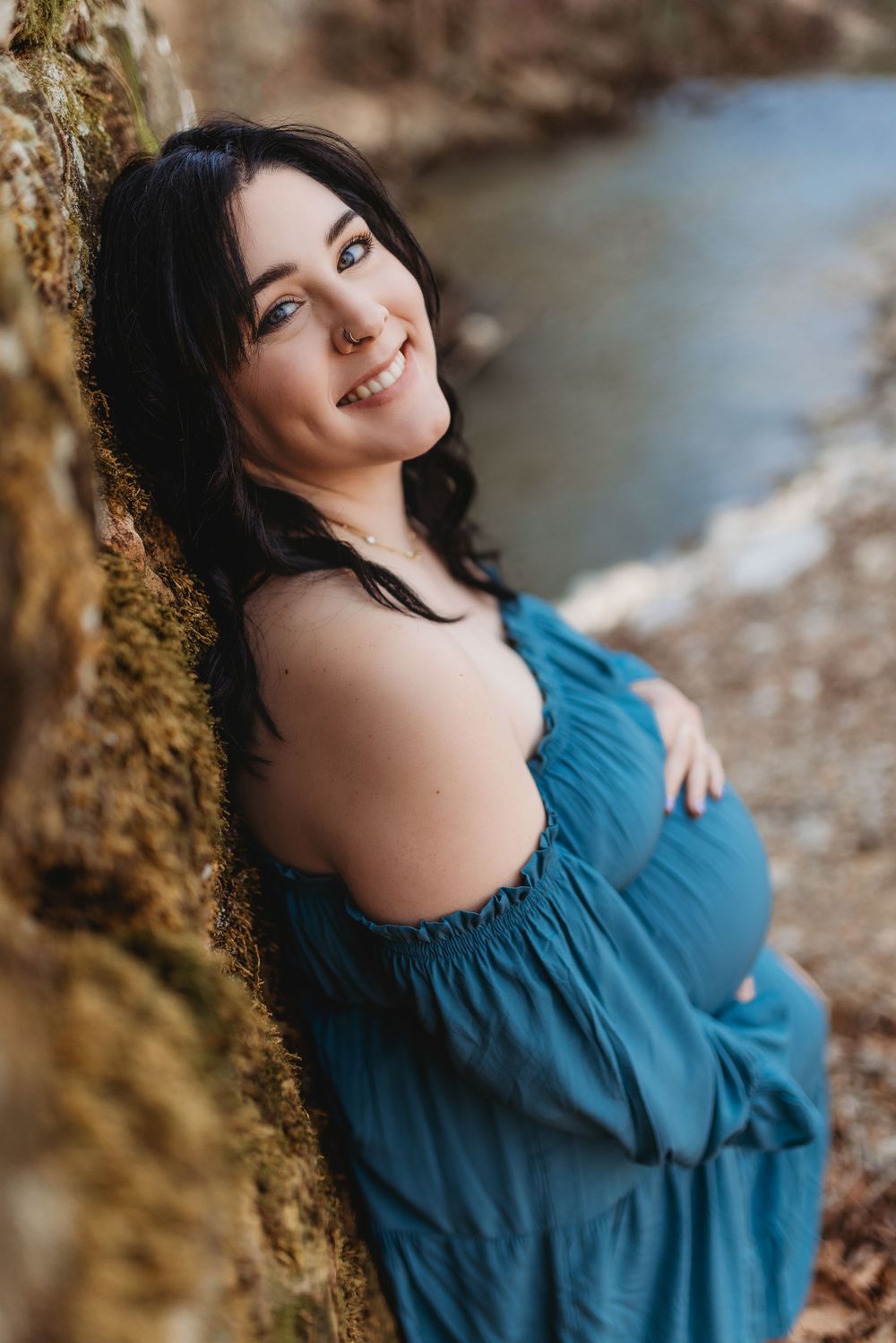 A lifestyle family photo session in Cullman, Alabama by a North Alabama Photographer. Family photography in Alabama at Smith Lake in Cullman