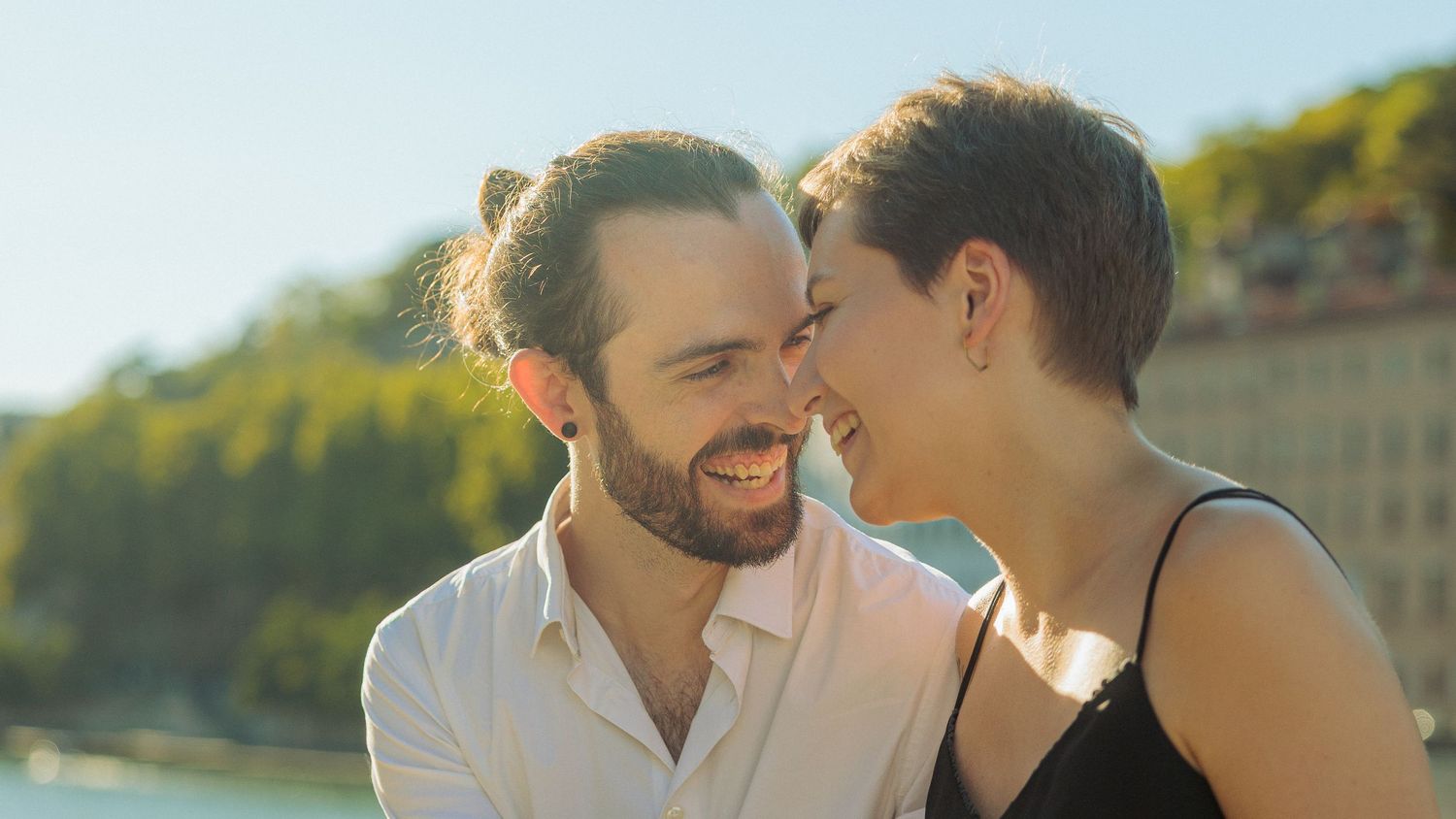 Photo prise par Marie Defelix Photography, photographe de mariage, couple et portrait à Bordeaux et Grenoble. Fiancés à Lyon.