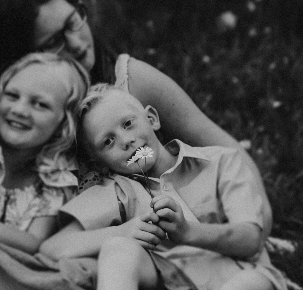 Michigan Based - Motherhood and maternity photographer.