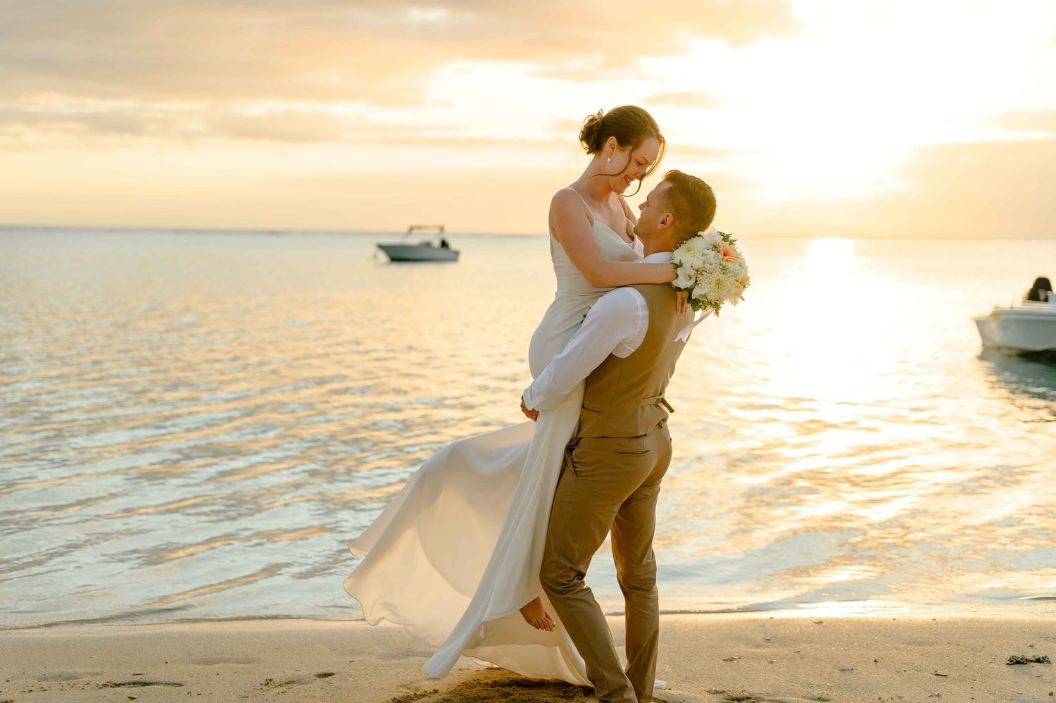 Photographe Ile Maurice, Mauritius couple photographer Pregnancy photoshoot in Mauritius   Séance photo à l'ile Maurice
