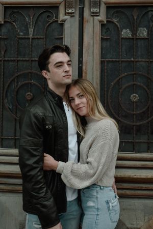 kansas city couple photography, man and woman embracing