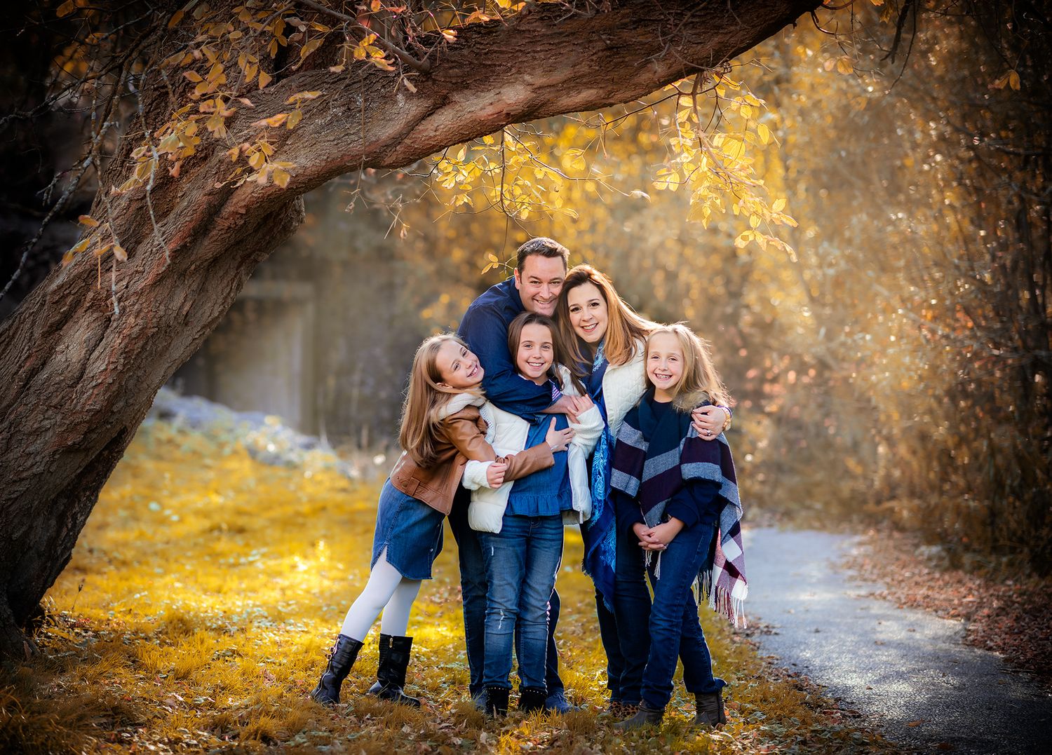 lifestyle family session during fall in the park with a girl and tween sisters in Richmond Hill Ontario