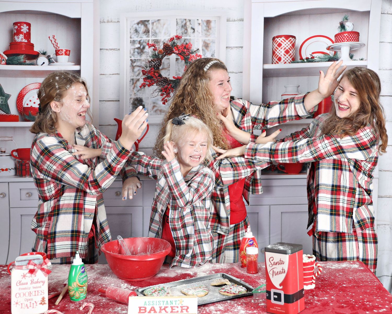 JACKSONVILLE, FLORIDA FAMILY PHOTOGRAPHY. OUTDOOR FAMILY SESSION. SAINT AUGUSTINE FAMILY PHOTOGRAPHER. STUDIO- HOLIDAY