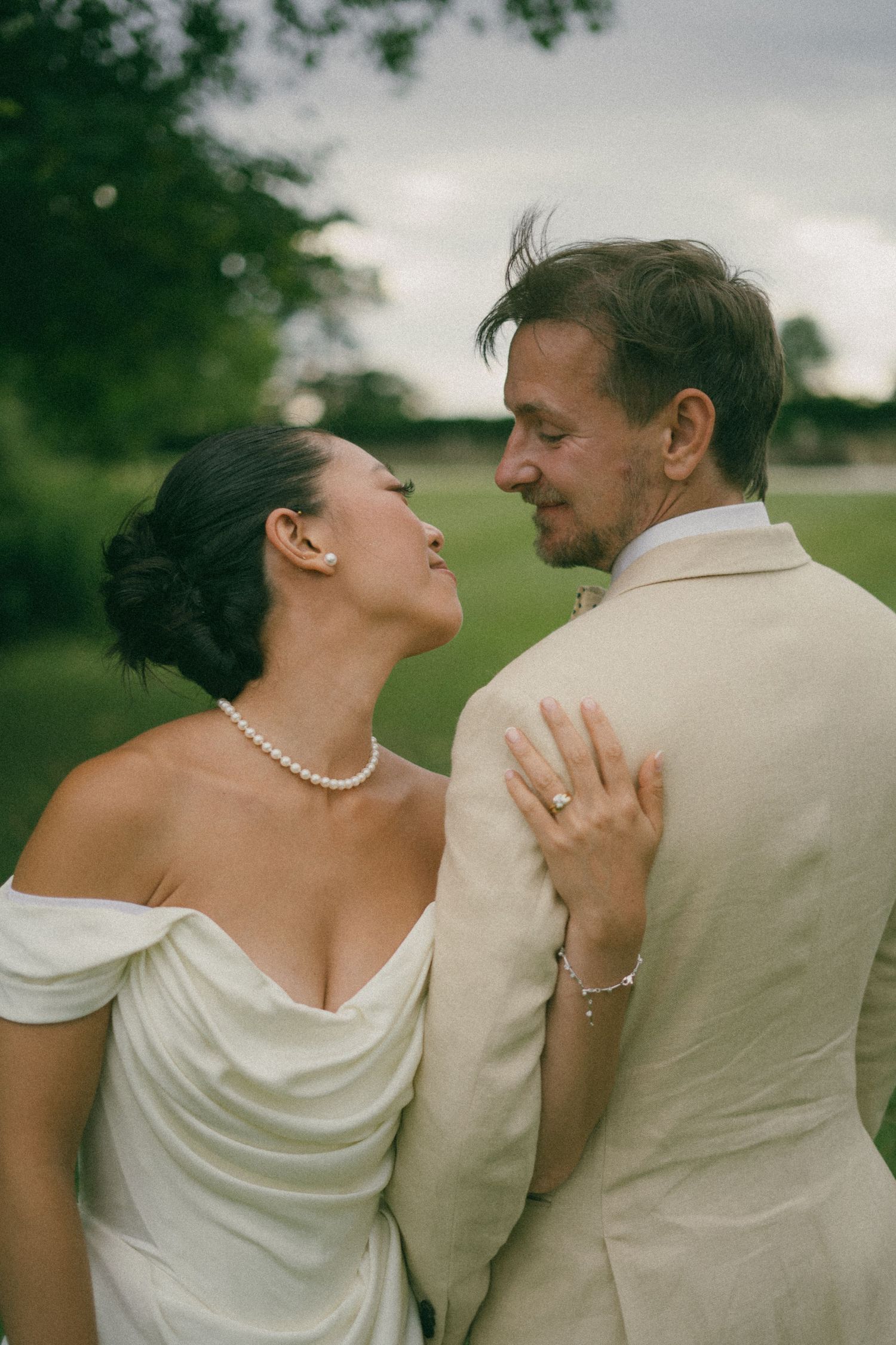 rockbeare manor wiltshire editorial documentary wedding photographer