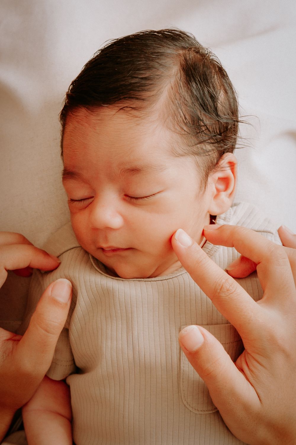 Close up shots of a sleeping newborn baby in soft natural lighting.
Altona Family Photographer Melbourne