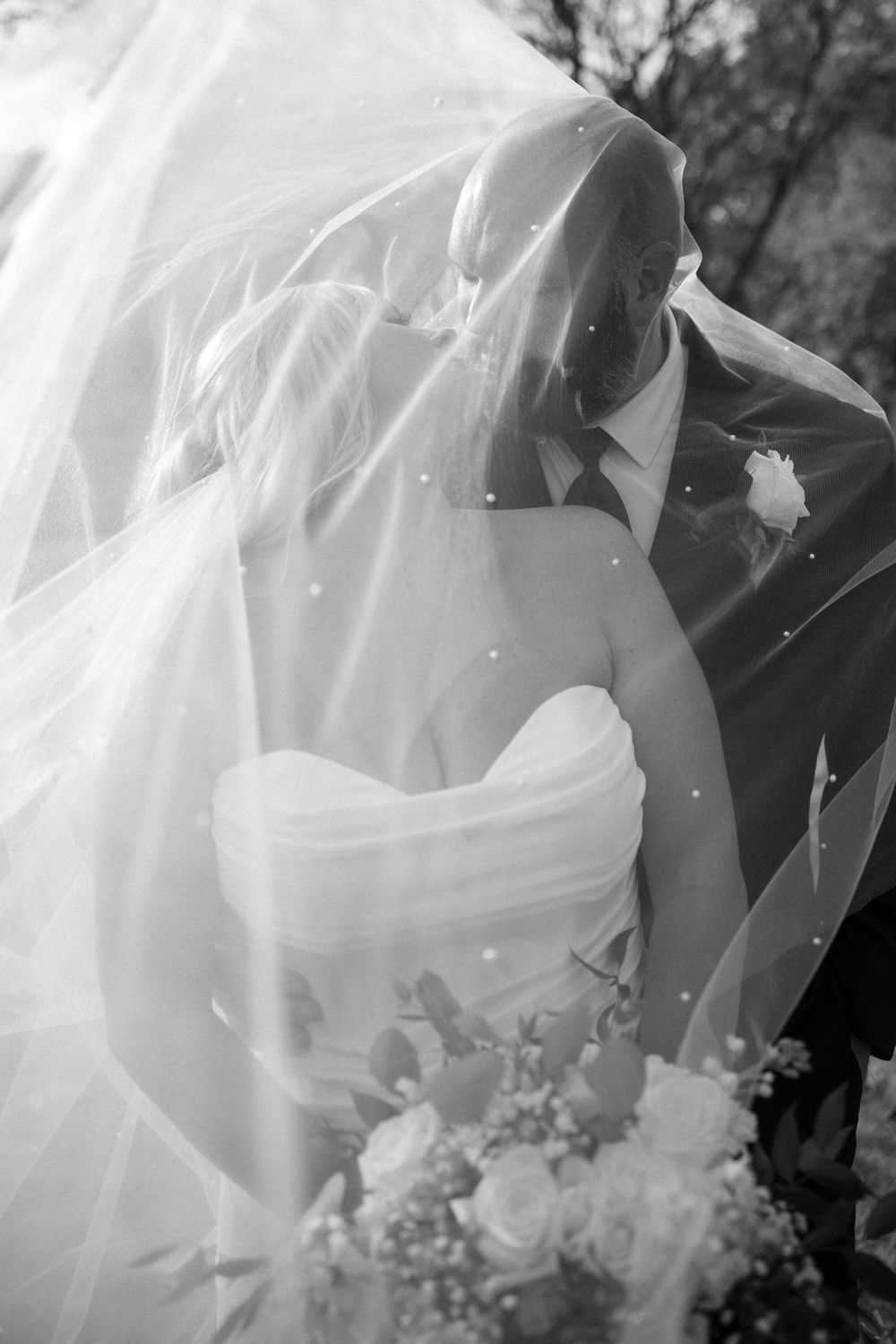 wedding photography | cincinnati wedding photographer | cincinnati engagement photography | documentary wedding photography | true-to-color