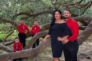 Family Park-photo session-BE Jazy Photography-St Pete-Clearwater Photographer-Family photographer-Philippe park-safety harbor