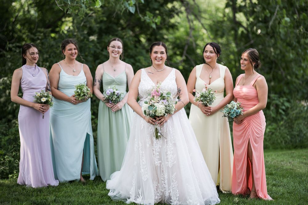 Rustic Oaks MN wedding photographer