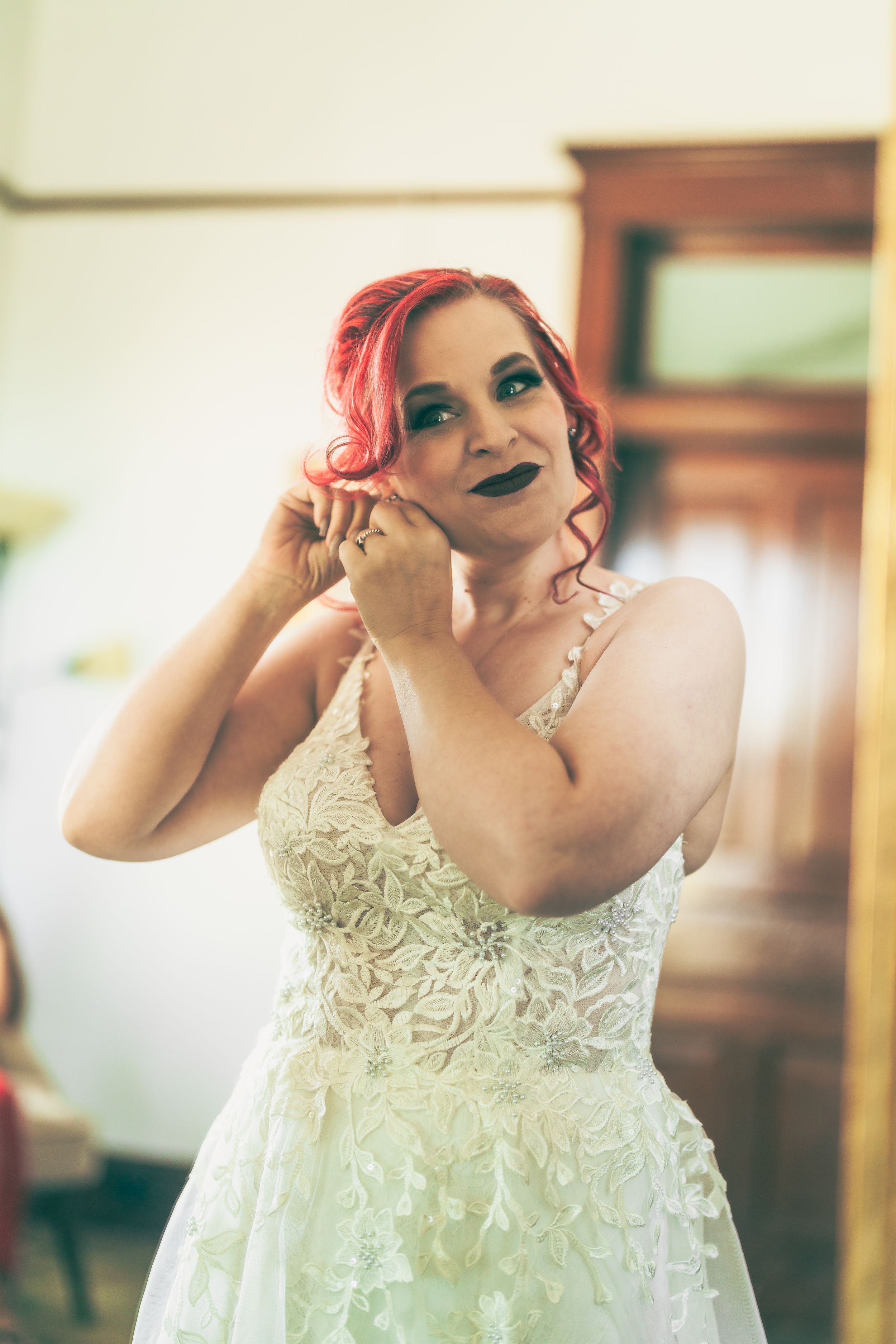 Bride getting ready, Corpus Christi, Texas
