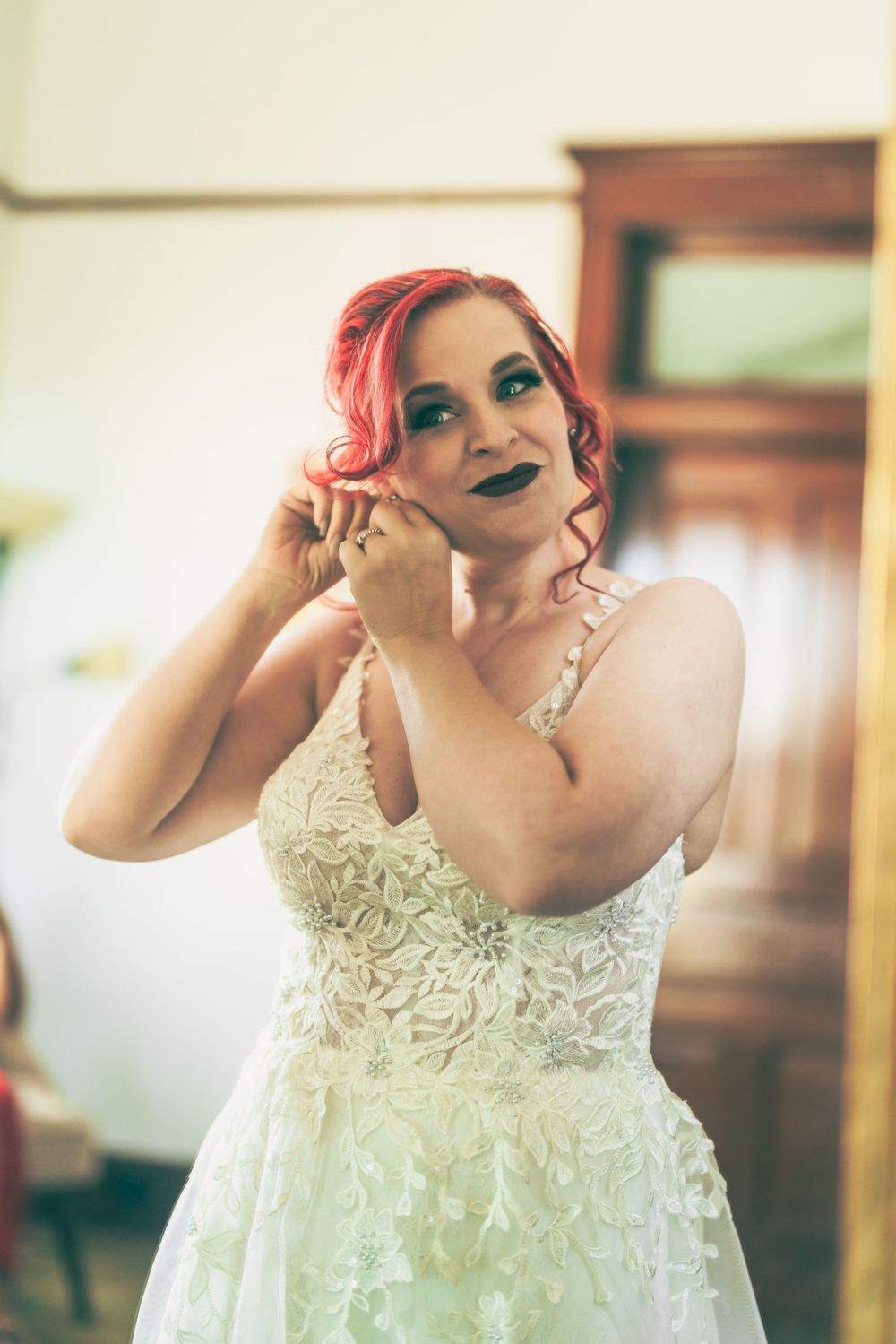 Bride getting ready, Corpus Christi, Texas
